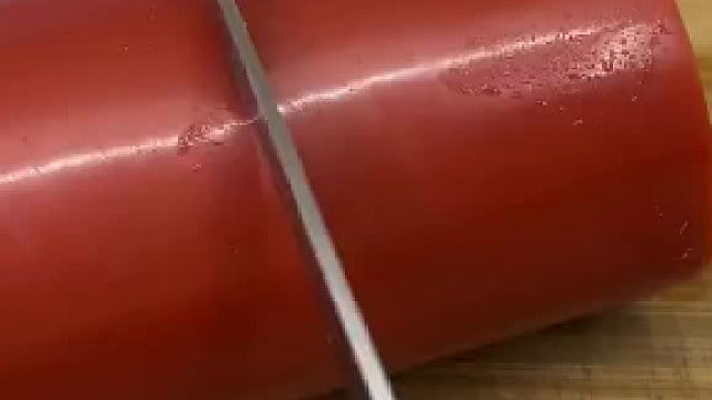 他怎么知道里面有个球？