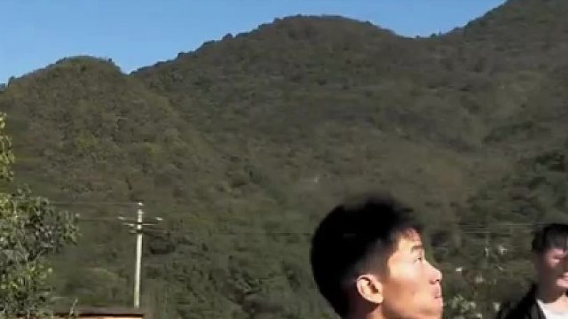 村里的兄弟们找我一起训练起来，卸载游戏我们杠上见，一起变强