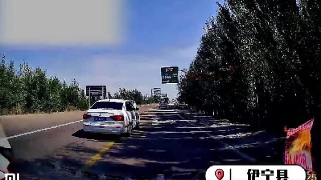 网友举报机动车违法实线逆行超车！