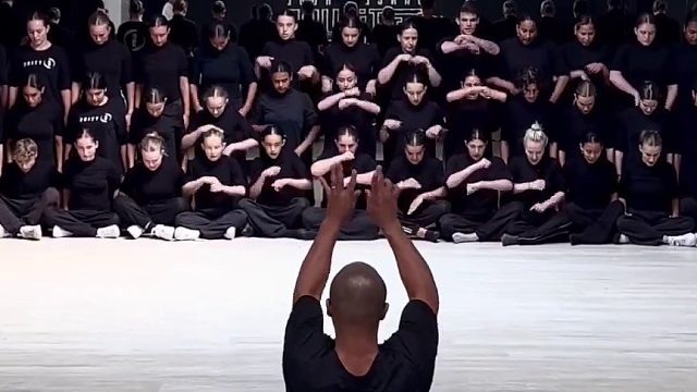 好有爱的一段编排……