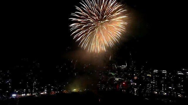 烟花再美终会消失