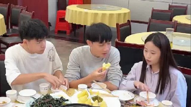 第一次约相亲对象吃饭,为什么吃着吃着