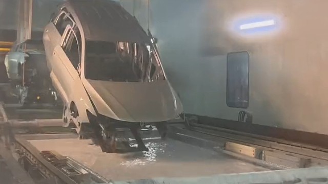 汽车车身进入涂装车间的第一道工艺，电泳