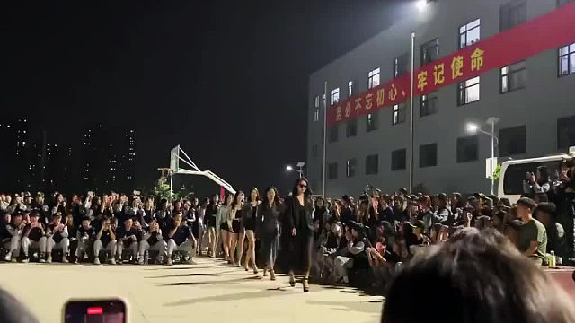 现在的大学生真是多才多艺呀！
