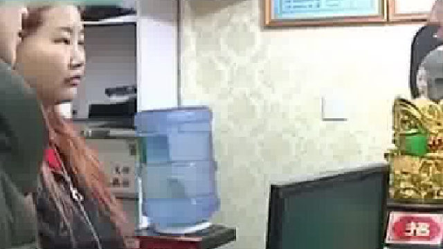 为了婚礼抢风头