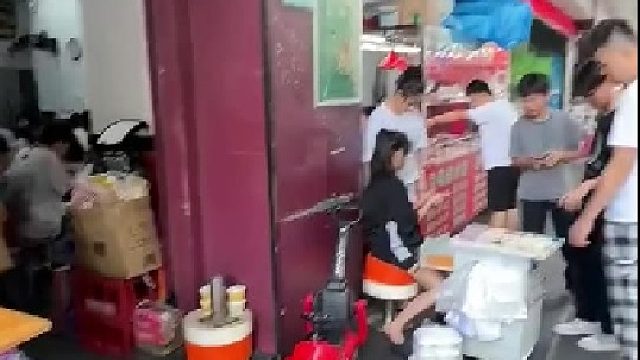 猪脚饭店里的小猫