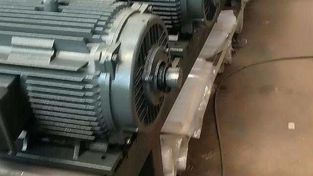 努力并不是为了感动谁，只是不与最好的自己失之交臂，愿屏幕前的你我，一路生花。