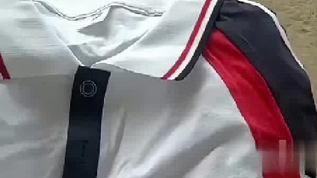 几乎与旧校服没有区别，价格还便宜了60块