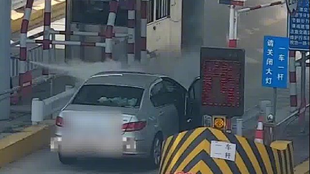 危急时刻他们冲了过来