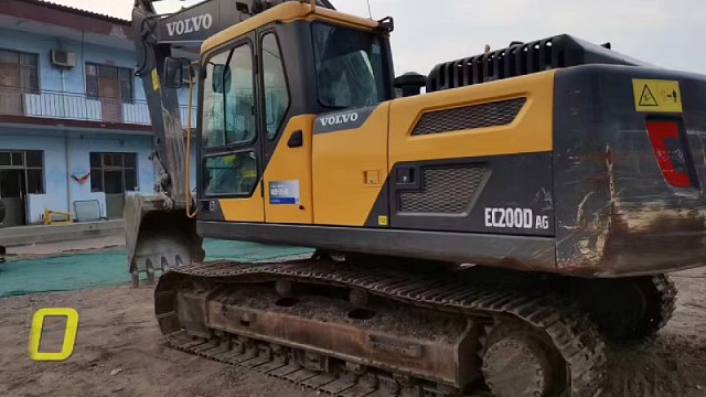 刘一手分享挖掘机，沃尔沃200挖机。#二手挖机