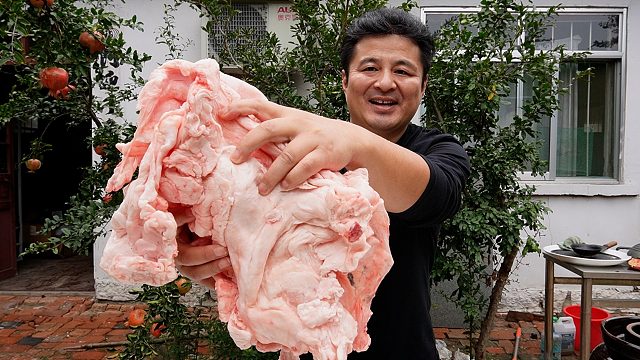 35元买了7斤猪板油，大蒙教你“炼猪油”，存放两年也不会坏