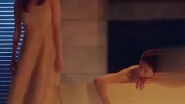 无业男和俩同小区的女子同居，告诉一人上白班，告诉另一人上夜班，还以驱邪为名诈骗另一女子200万