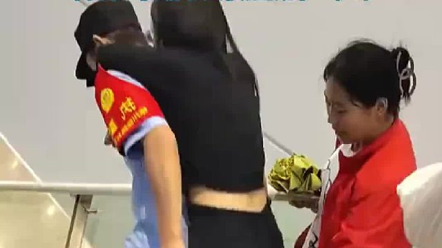 很暖心又很腼腆的一小哥……