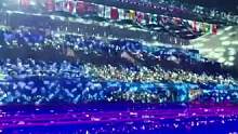 杭州奥体中心游泳馆炫酷灯光氛围感拉满，网友：主持人开口前我以为要蹦迪了。#杭州亚运会 #比赛现场 #