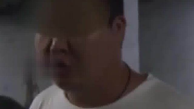 未牵绳小土狗在车库被车碾轧，双方协商好赔偿一只狗后，车主恼火-"我说赔狗 她想要泰迪."