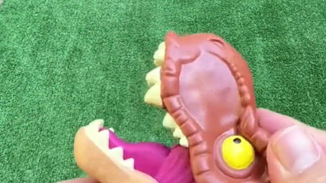 恐龙：不是，他有病吧！真闹心！