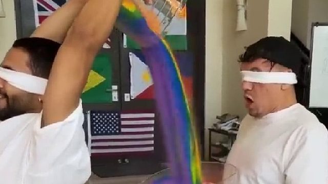 倒沙子大挑战！看看最后还能剩多少