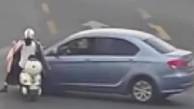 还好我暂停了不然就撞上了！