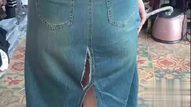 女子称219元裙子出店门90分钟破损：商家不给退换