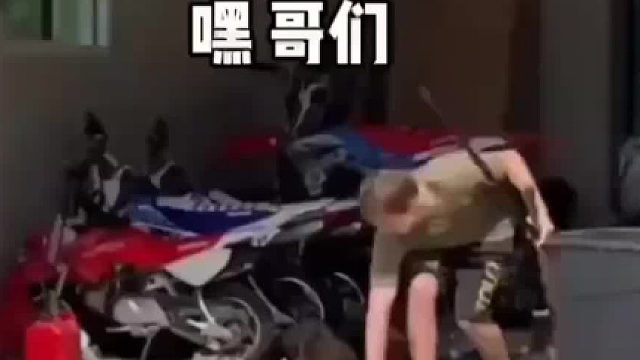 来自可乐的反杀，可乐：你敢摔我？看我不给你一炮！