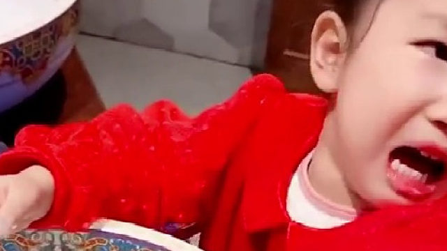 盘点90后父母摆烂式带娃