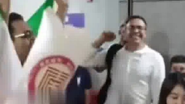 这就是亚运会的意义吧！看到现场伊朗球迷为伊朗队呐喊，现场观众配合用中文喊“加油