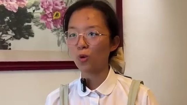 北大录取女生平时平时也会玩手机吗？