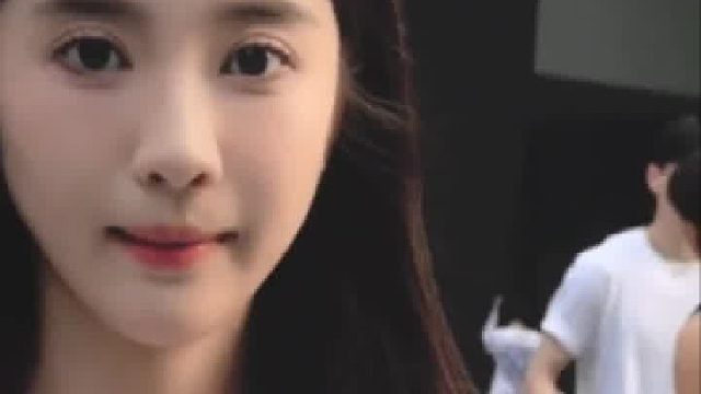 毕业季女生鼓起勇气拍下和男生的合照，没想到拍的时候……网友：快上水泥，封不住了