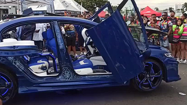 印度改装车，这车门绝了