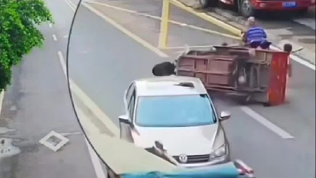 违规遇上违规！