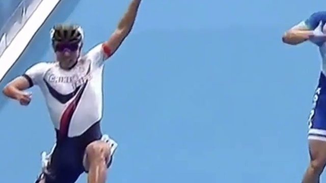 韩国选手提前庆祝遭中国台北选手0.01秒绝杀！