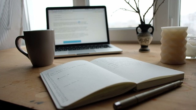 如何在远程办公中应用AI