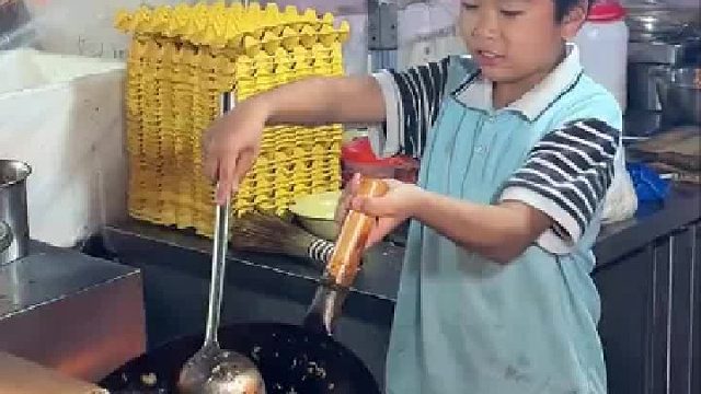 从小吃小孩哥的炒饭长大的