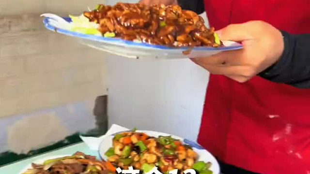 东北200看能吃多少菜，又便宜分量还足。