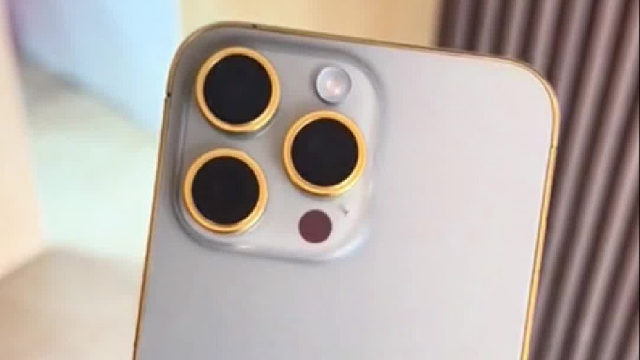 头顶一块布，全球我最富，阿拉伯土豪专属黄金版iPhone15