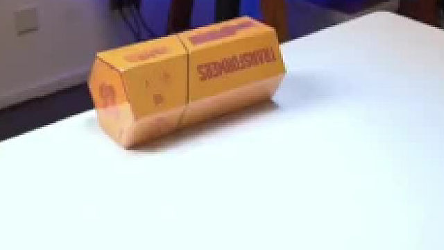 刚开始还以为是烟，银行卡，砰砰砰！