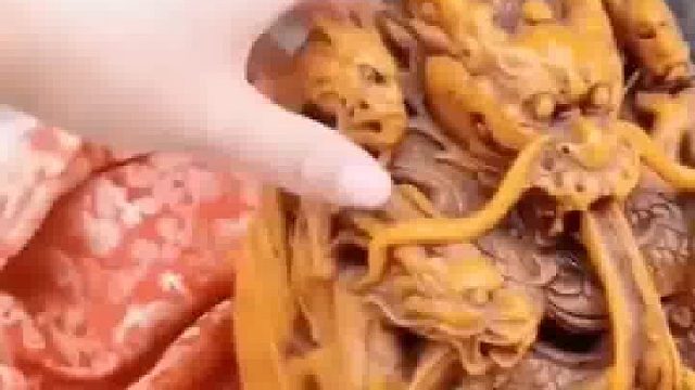 据说是传国玉玺，你们觉得该不该上交