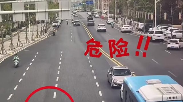 车辆加速通过路口遇到“鬼探头”