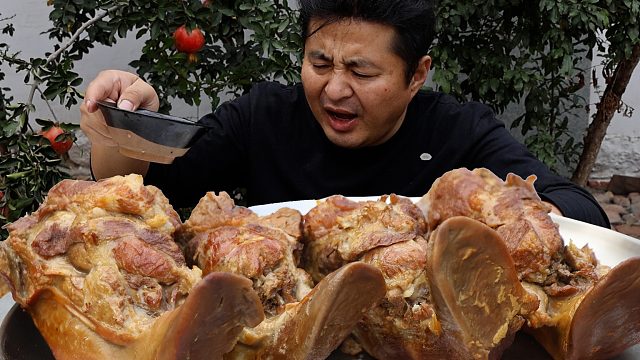 68元买了4根猪舌头，做个“熏猪舌”，口感细腻，香薰味道满满