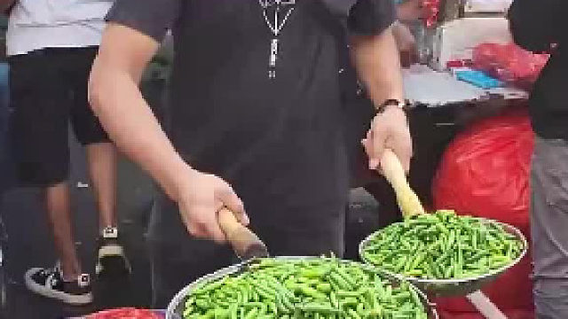 印尼美食，青椒酱鸡腿饭