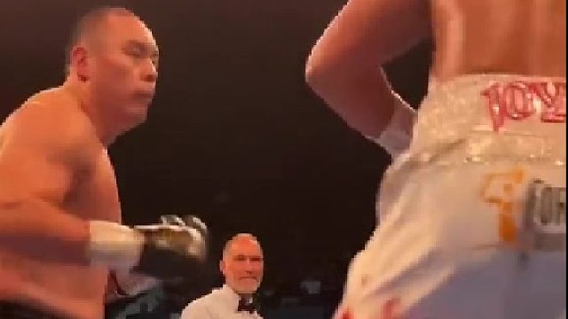 张志磊在万众瞩目下以毁灭性的KO结束了乔伊斯的职业生涯