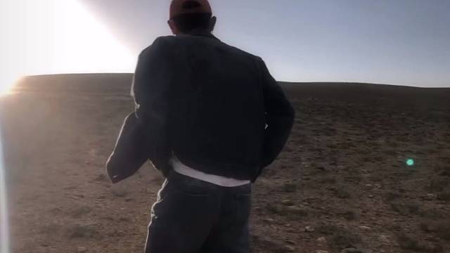 向着光的方向走，不会迷路.