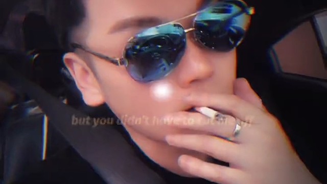 开车必须抽根烟