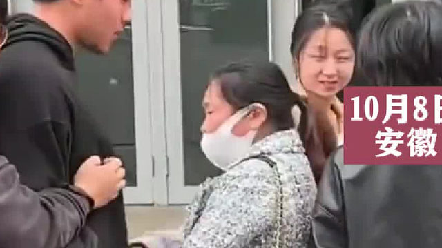 两女子插队被众人谴责没有一丝愧疚