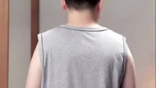 27岁小伙对异性无感，乳腺发育，须毛稀疏，连胡子也基本无需刮，竟因大脑长了瘤……