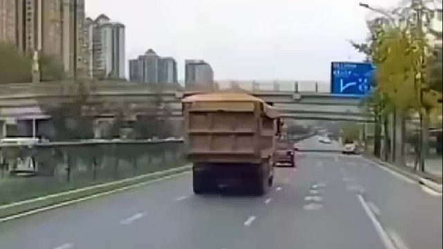 大货车的飘逸技术给满分！