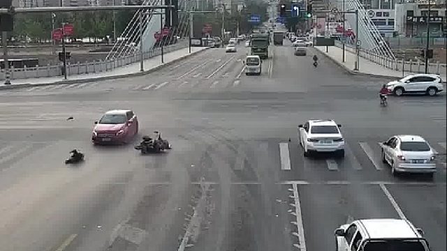 宁等三分，不抢一秒，请勿任性闯红灯 ！