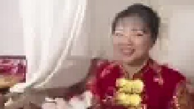 新郎接亲时接到客户电话我正在结婚