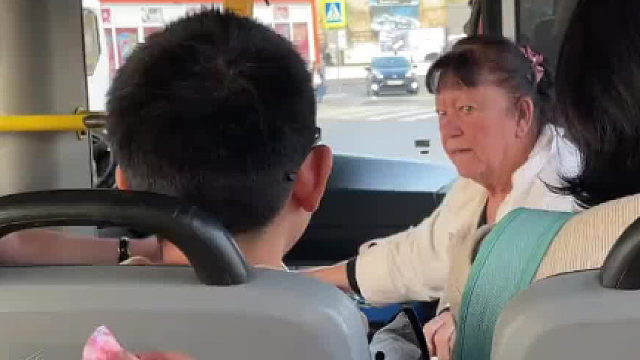 大妈：我是谁？这是哪？