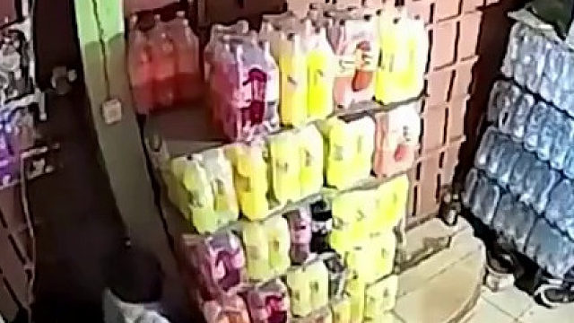抓到一只幕后黑手